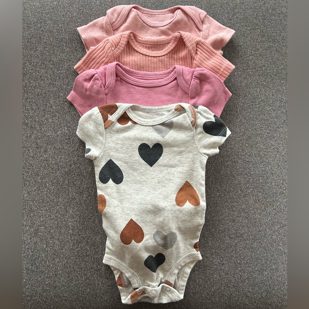 Girls 0-3 M Bundle - Picture 3 of 5